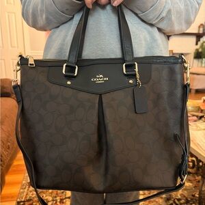 COACH PEYTON WITH WRISTLET NWOT